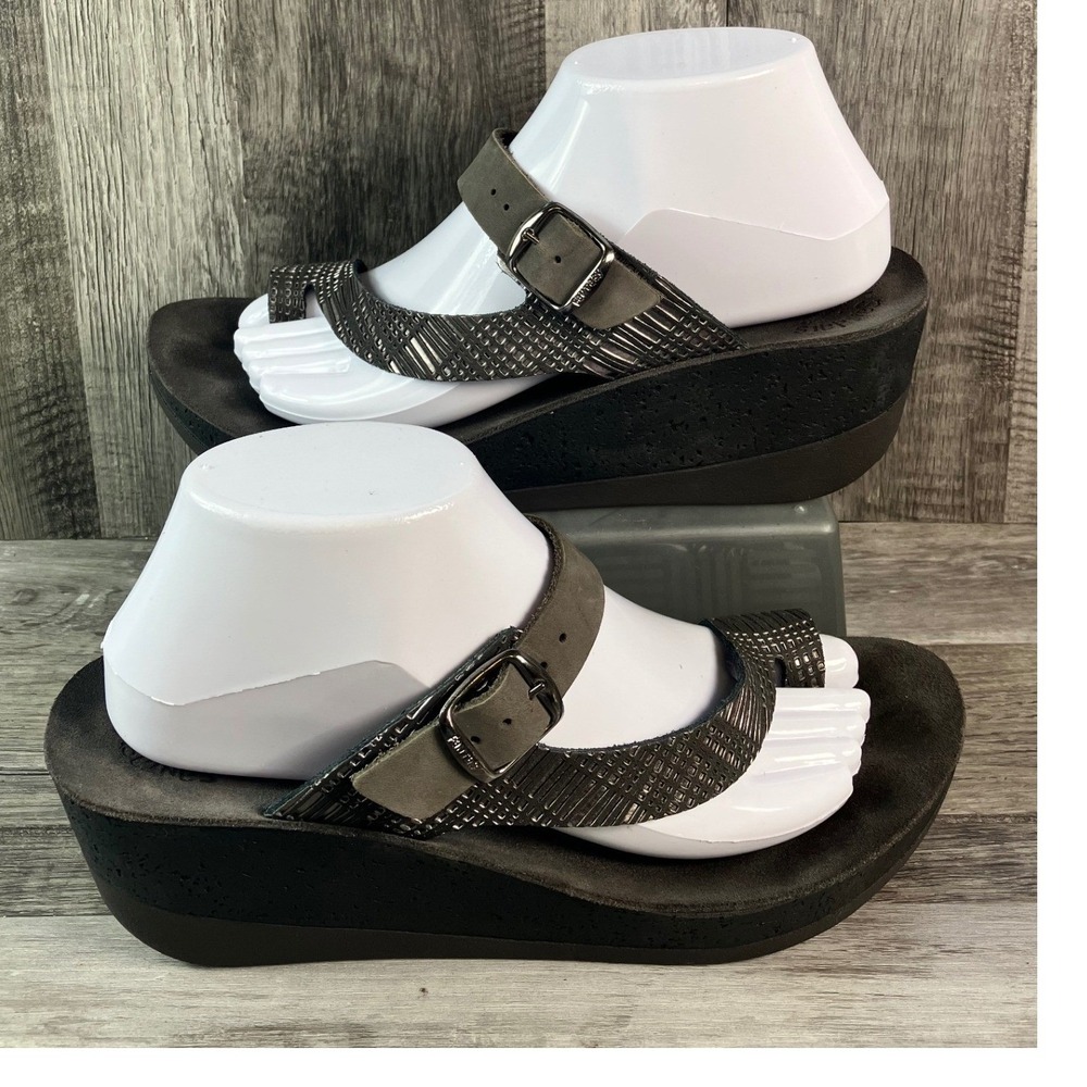 Fantasy Sandals  Leather Toe Loop Wedge Sandal Made in Greece Womens 40